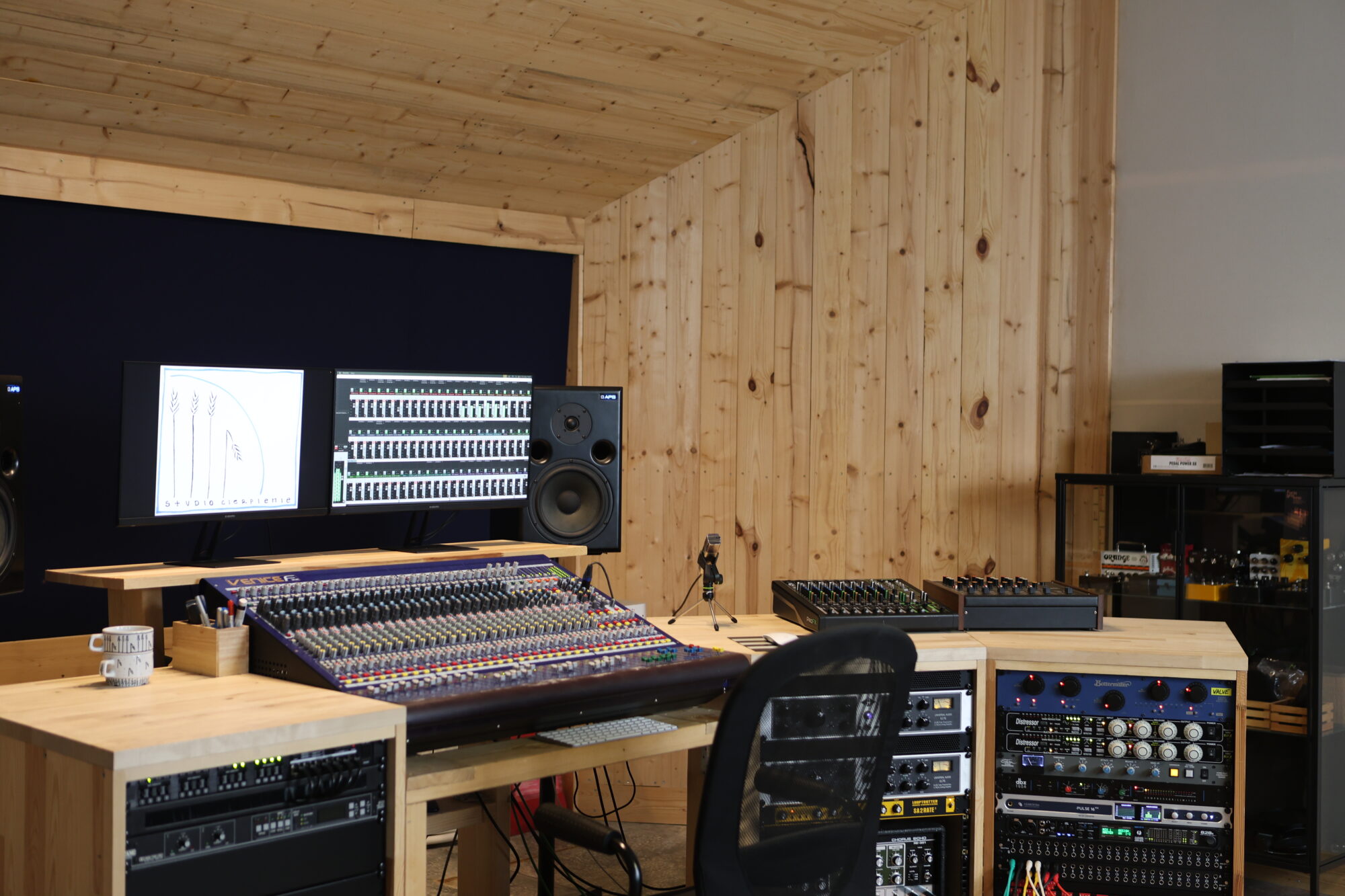 studio-cierpienie-wyposazenie-14-06-26
